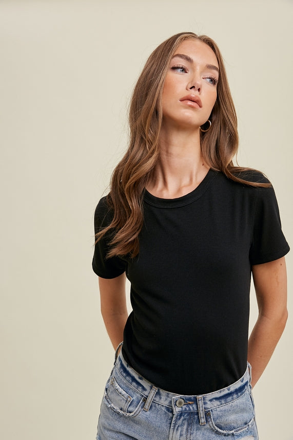 BLACK RIB KNIT SHORT SLEEVE TOP
