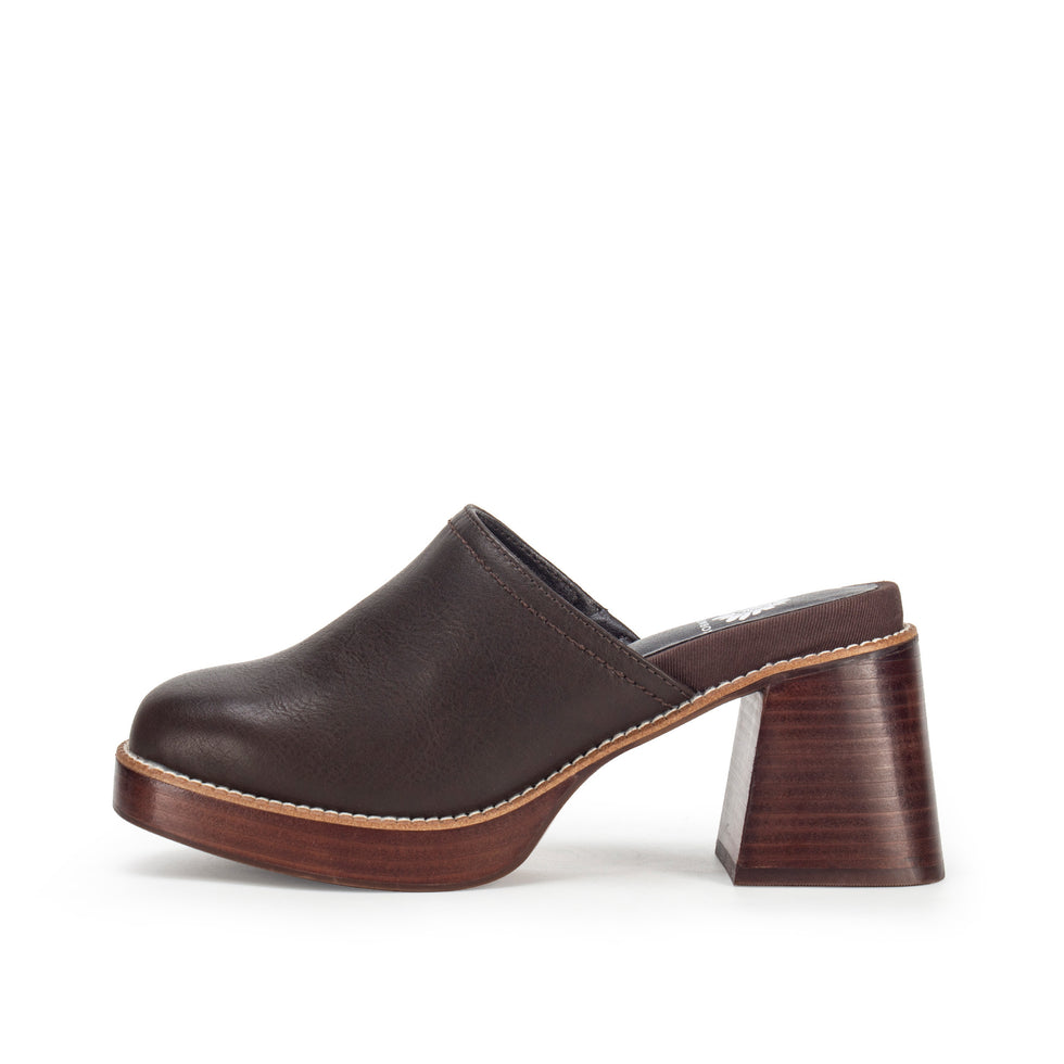 IVARIA CHOCOLATE PLATFORM CLOGS
