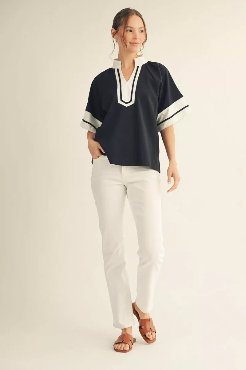 SARAH BLACK & WHITE NOTCHED V NECK TOP
