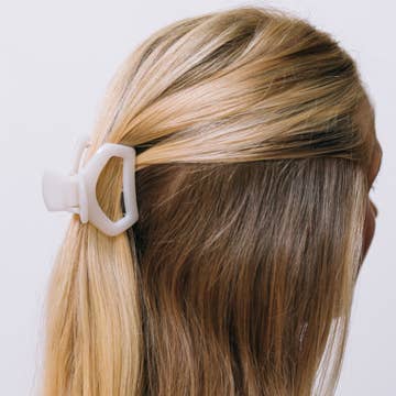 OPEN COCONUT WHITE PETITE HAIR CLIP