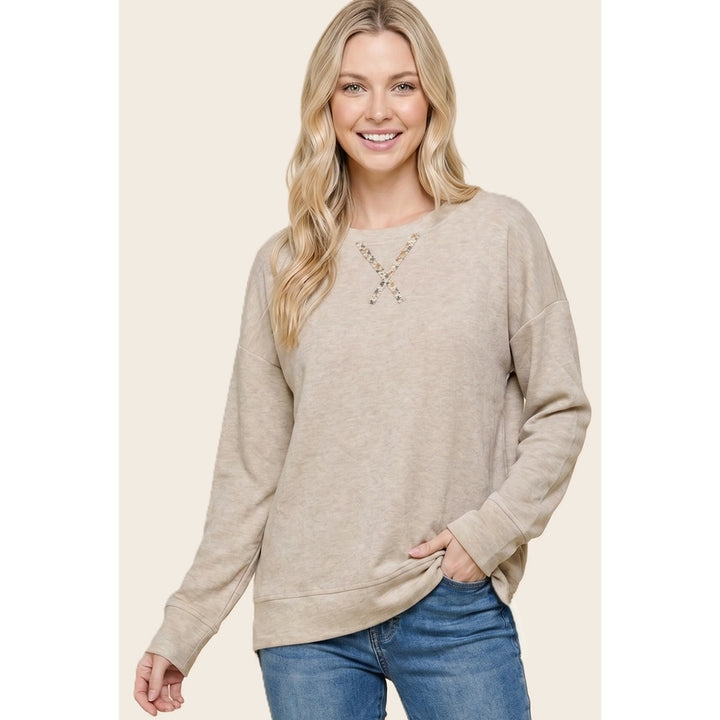 OATMEAL BRUSHED KNIT TOP WITH FLORAL ELBOW PATCH