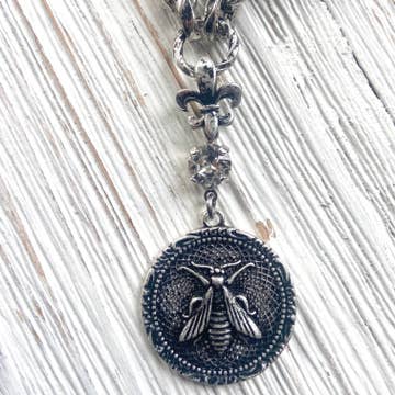 SILVER FRENCH BEE COIN & PEARL VINTAGE NECKLACE