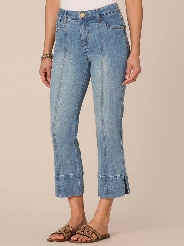 LIGHT BLUE ARTISANAL AB SOLUTION KICK FLARE CAPRI JEANS
