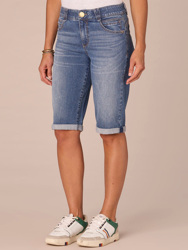 MID BLUE ARTISANAL DENIM CUFFED BERUMADA SHORDS
