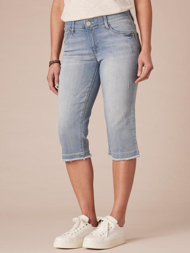 LIGHT DENIM SKIMMER CAPRI JEANS
