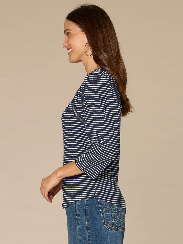 NAVY STRIPE 3/4 SLEEVE KNIT TOP