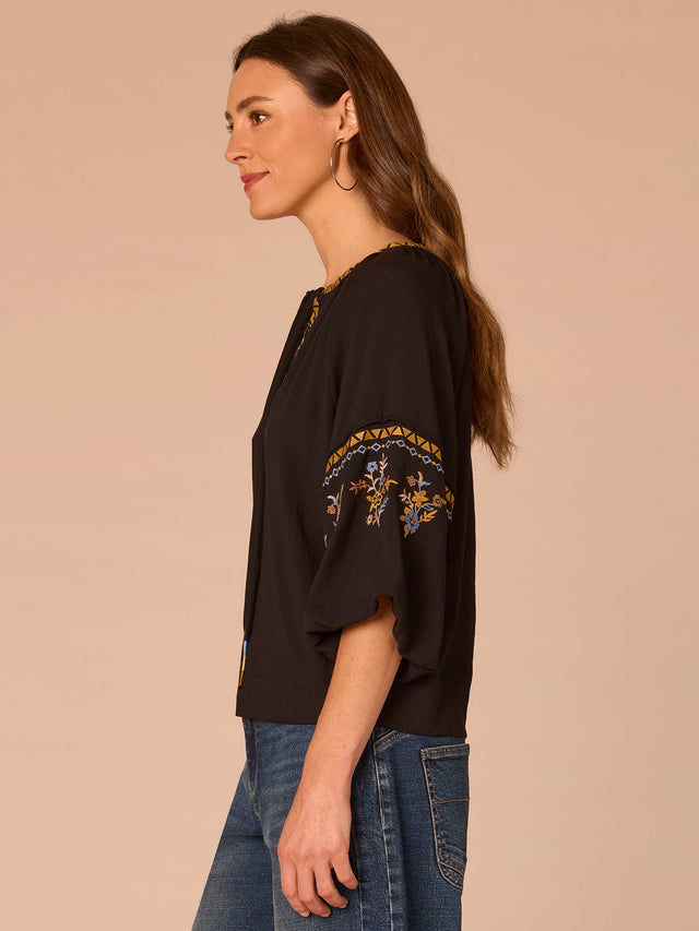BLACK FLORAL EMBROIDERED 3/4 BUBBLE SLEEVE SHIRT