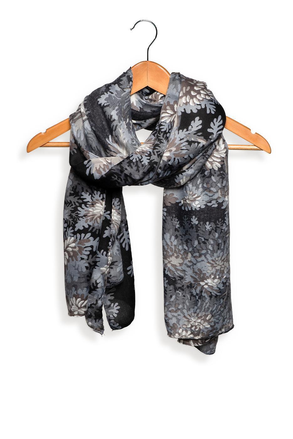 BLACK LUSH FOLIAGE SCARF