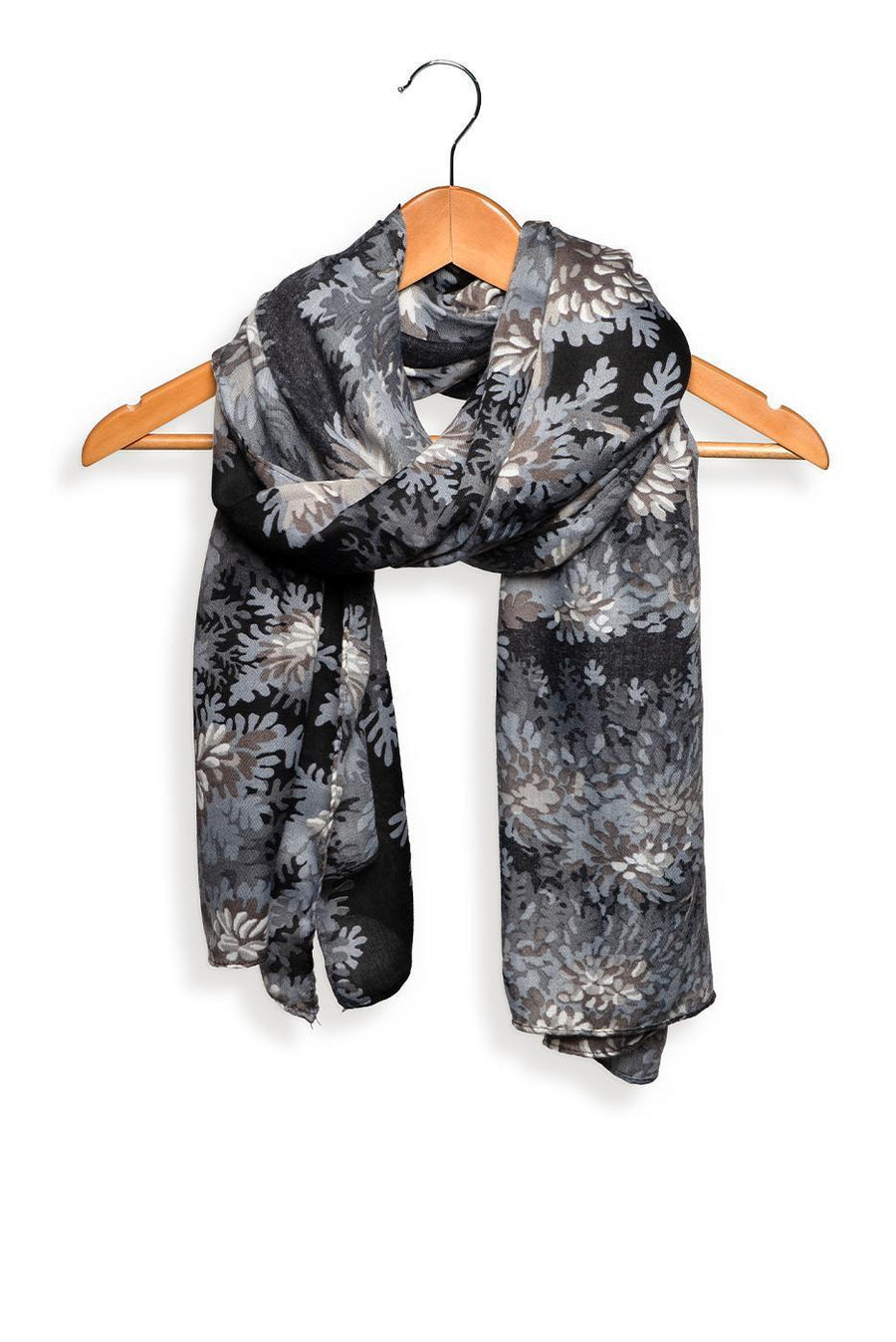 BLACK LUSH FOLIAGE SCARF
