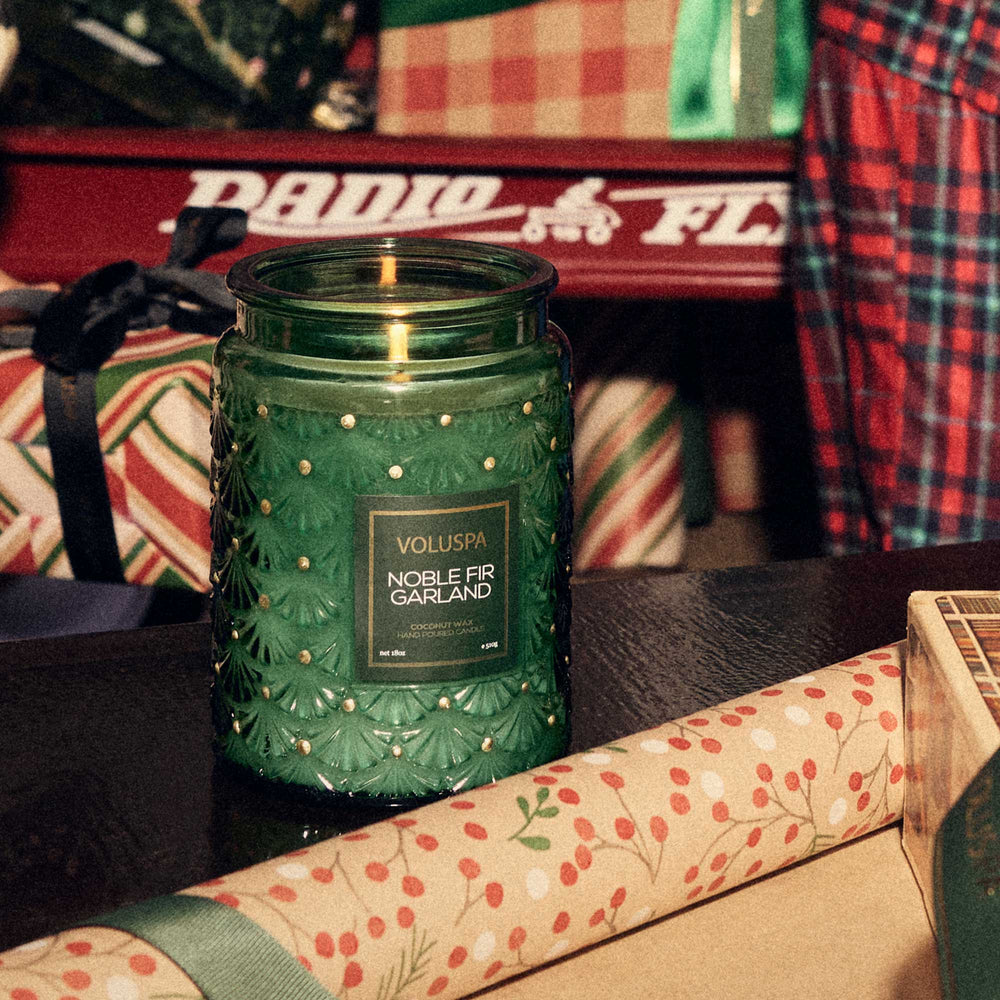 NOBLE FIR GARLAND 18oz LARGE JAR CANDLE
