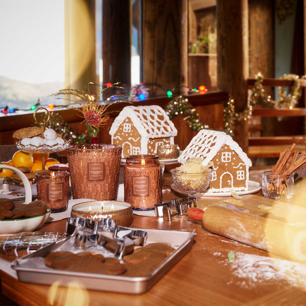 GINGERBREAD CHALET 6.5oz CLASSIC CANDLE
