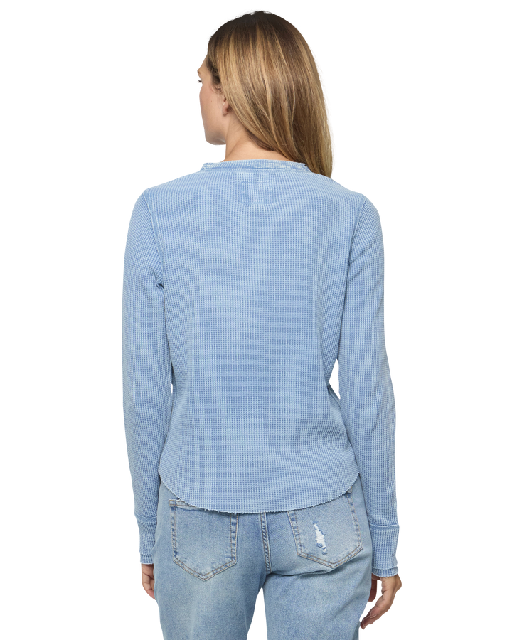 REARDON PALE BLUE WASHED WAFFLE HENLEY