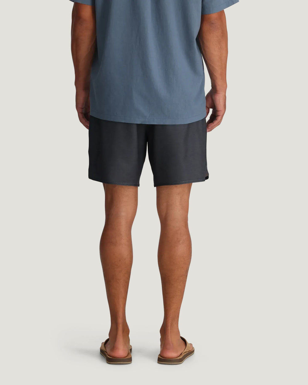 MEN'S ANTHRACITE  7" LINED REVERB SHORTS
