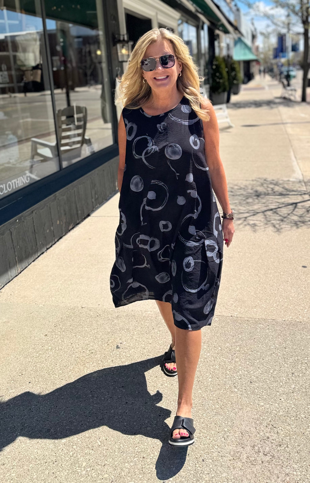 JULIA BLACK CIRCLE PRINT DRESS

