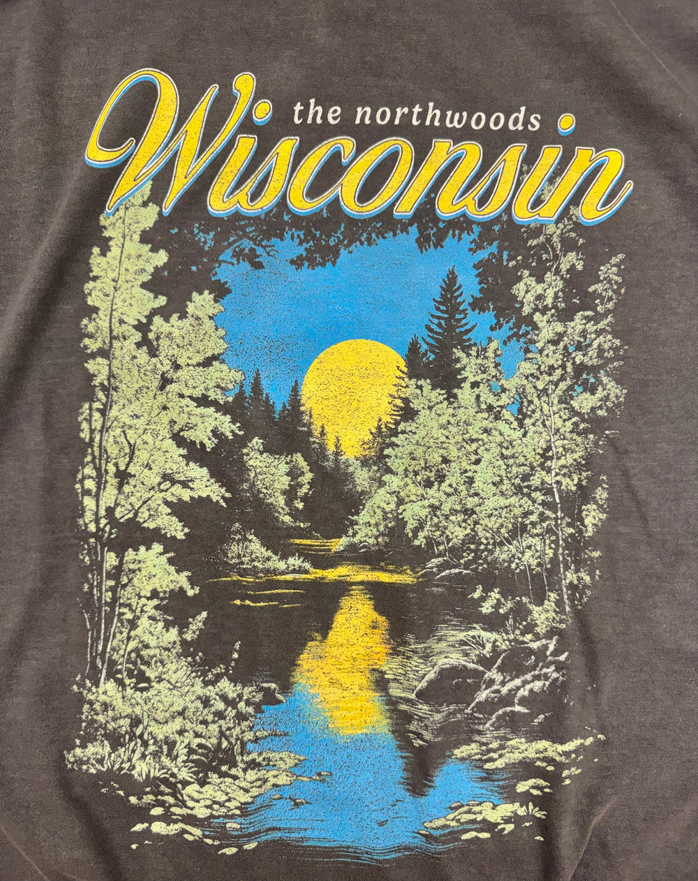 WISCONSIN NORTHWOODS GRAPHIC BOYFREIND TEE
