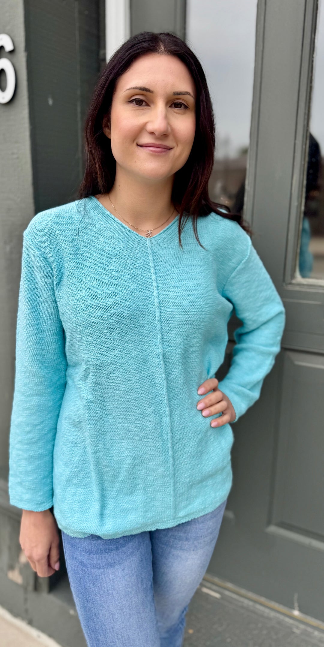 MACEY AQUA SEAM FRONT V NECK SWEATER