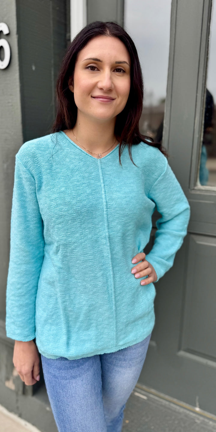 MACEY AQUA SEAM FRONT V NECK SWEATER