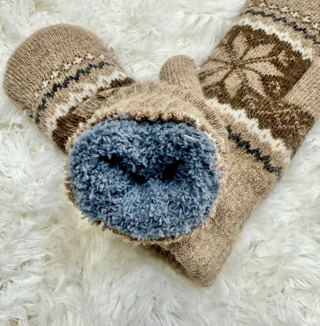 LATTE WINTER WONDERLAND MITTENS