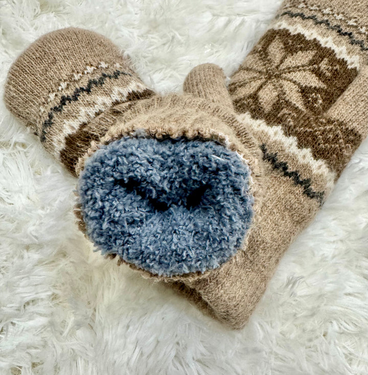 LATTE WINTER WONDERLAND MITTENS