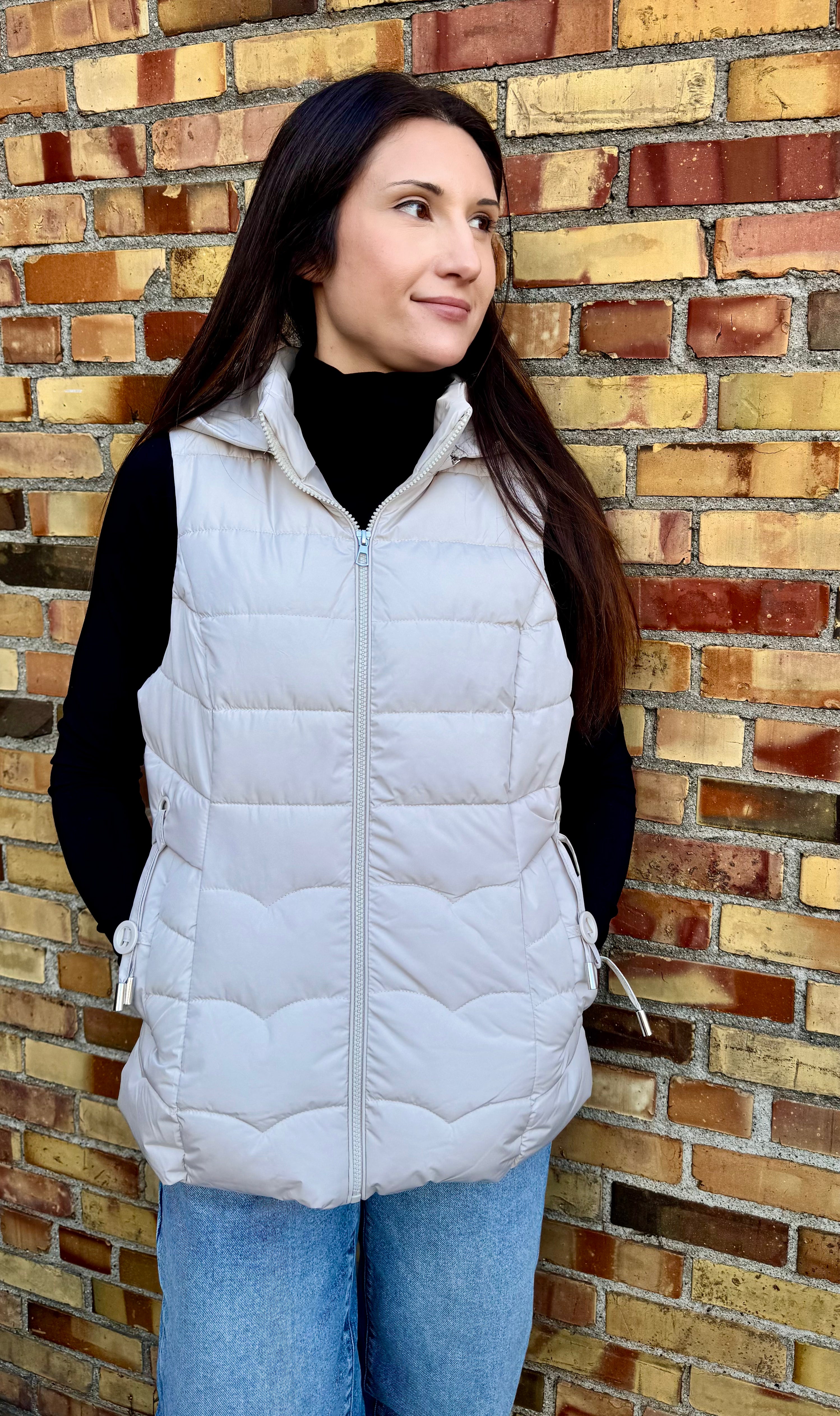 POPILLION PUTTY HOODED PUFFER VEST – Wilkins & Olander
