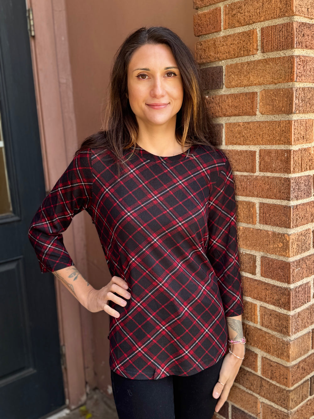 BLACK & RED SCOTCH PLAID 3/4 SLEEVE TOP
