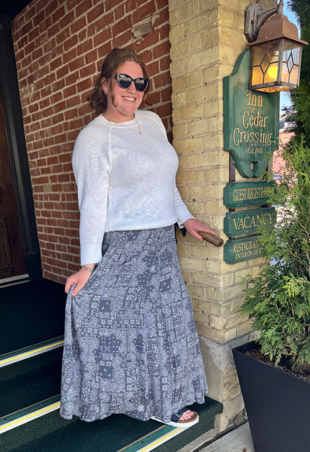 JOAN BLUE & WHITE PRINT SKIRT