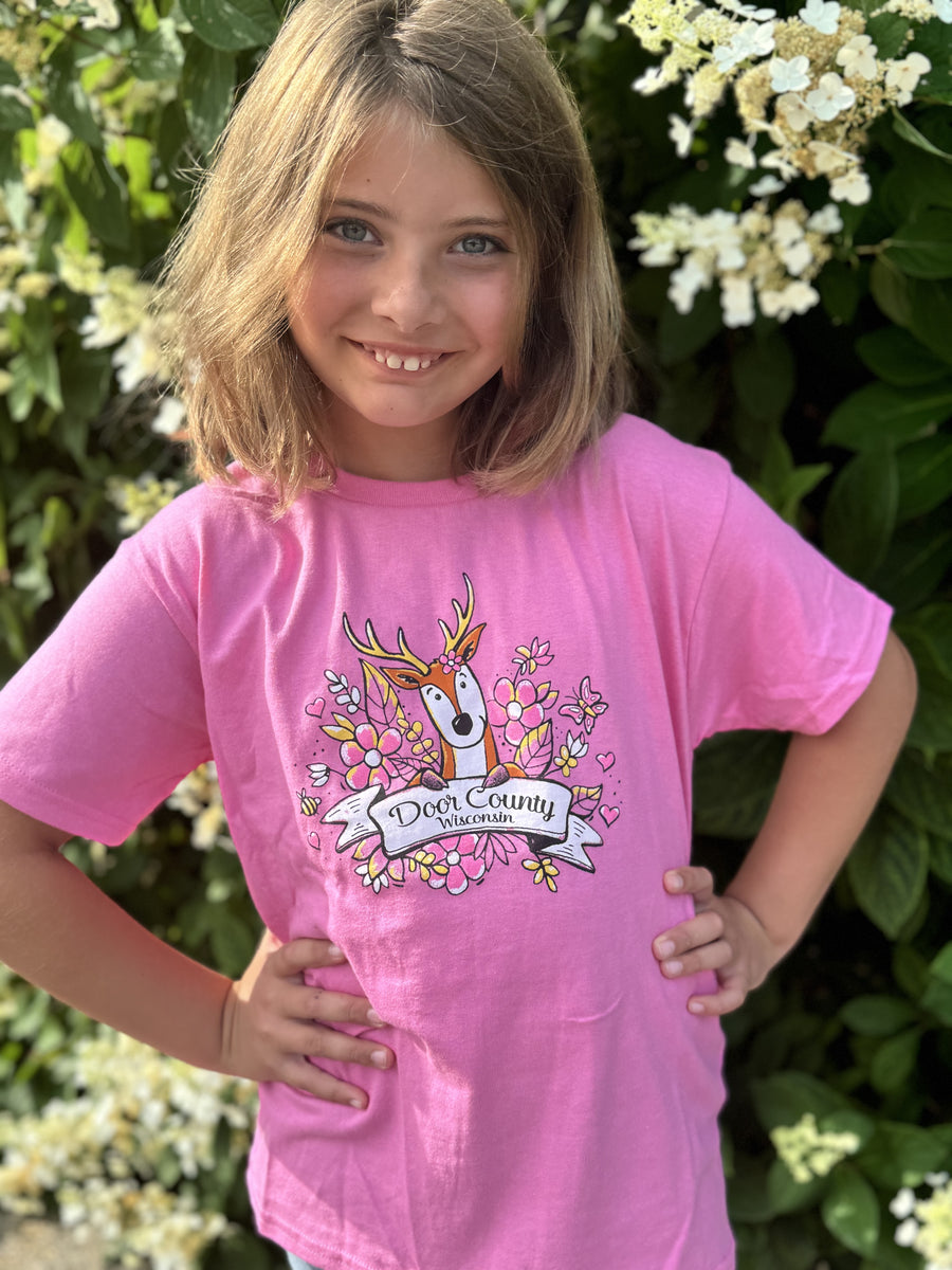 YOUTH DOOR COUNTY DAISY DEER TEE
