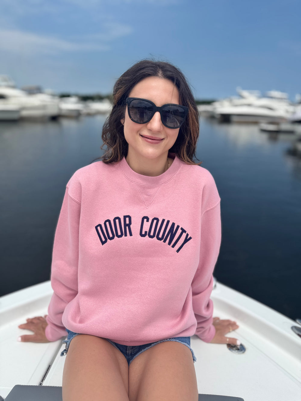 ROSE TEA DOOR COUNTY ARCH APPLIQUÉ BIG COTTON CREW SWEATSHIRT

