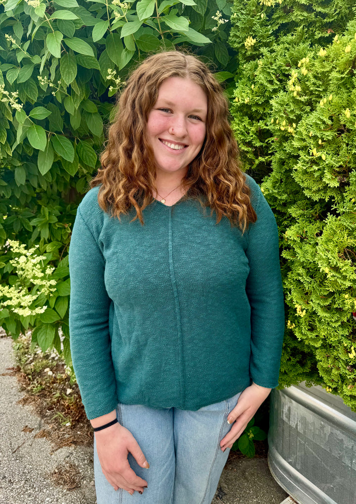 MACEY PEACOCK SEAM FRONT SWEATER
