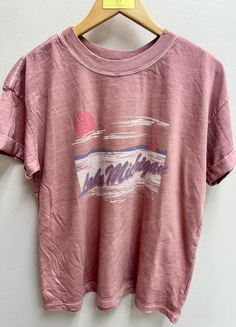 LAKE MICHIGAN GRAPHIC BOYFRIEND TEE

