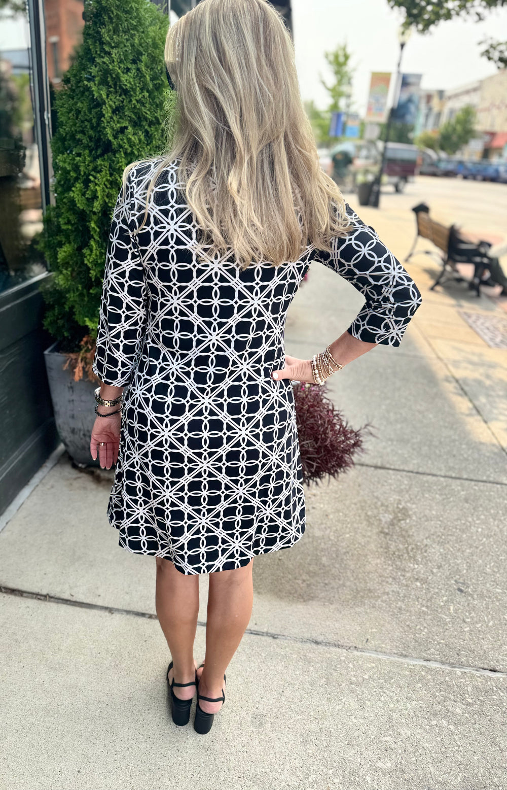 GINA BLACK GEO CIRCLE 3/4 SLEEVE RUFFLE NECK DRESS

