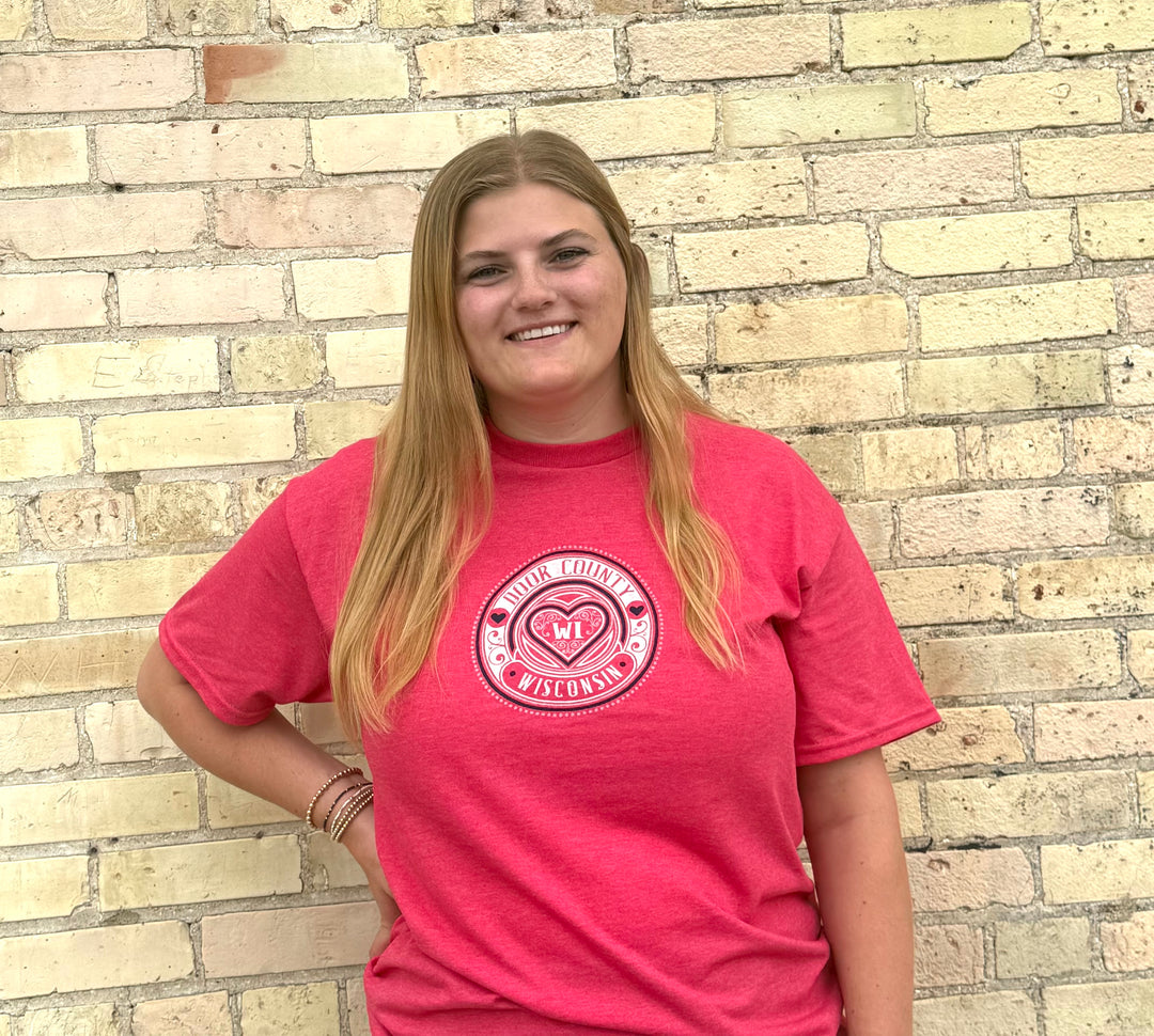 DOOR COUNTY WI SCROLL HEART T-SHIRT