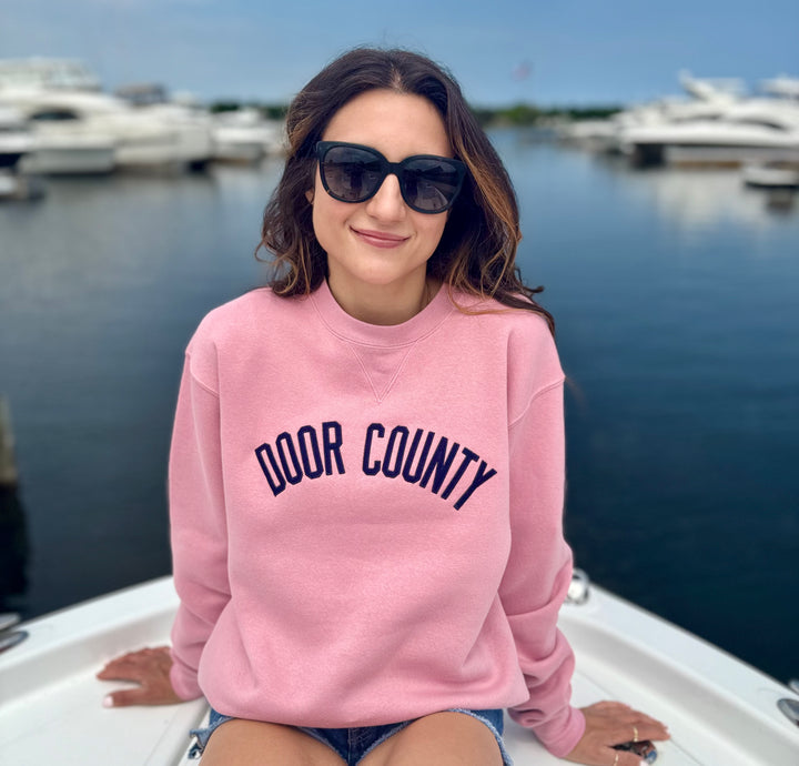 ROSE TEA DOOR COUNTY ARCH APPLIQUÉ BIG COTTON CREW SWEATSHIRT