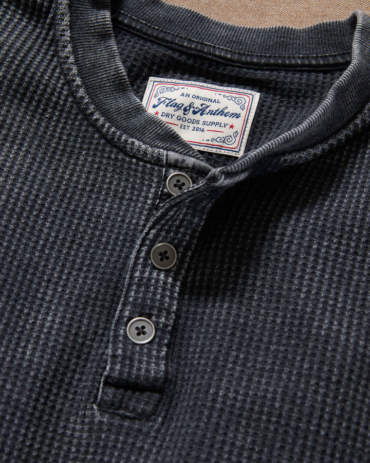 MEN'S CHARCOAL VINTAGE SOFT WAFFLE HENLEY