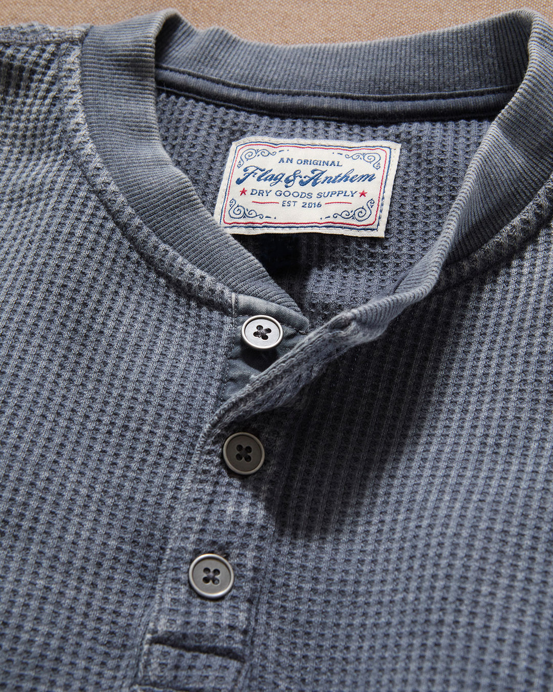MEN'S LIGHT GREY VINTAGE SOFT WAFFLE HENLEY