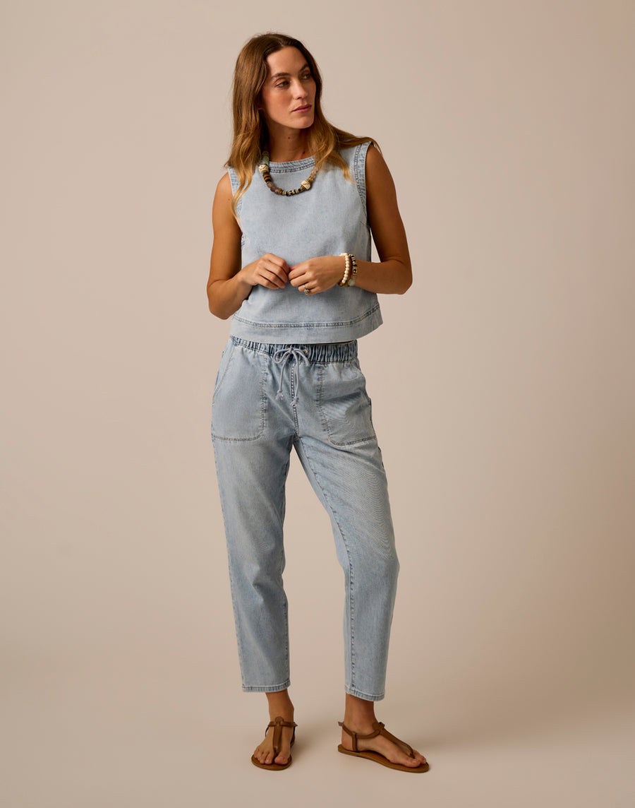 ZOE SAVANNAH WASH LIGHTWEIGHT DENIM PANT
