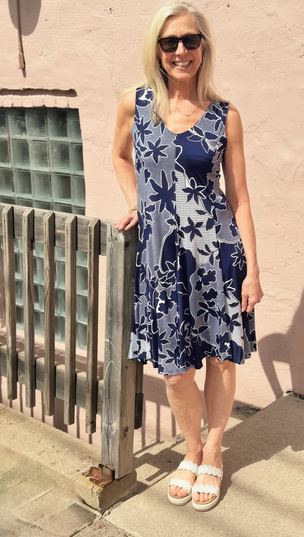ARIA NAVY & WHITE FLORAL DRESS
