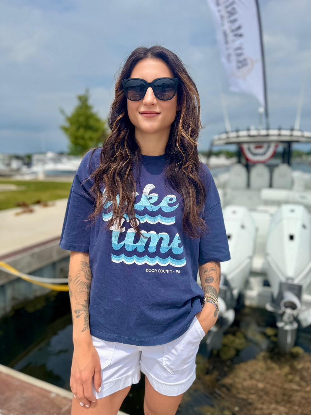NAVY LAKE TIME DOOR COUNTY BOXY TEE
