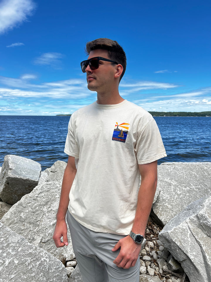 DOOR COUNTY SHINE & SAIL ON GRAPHIC TEE