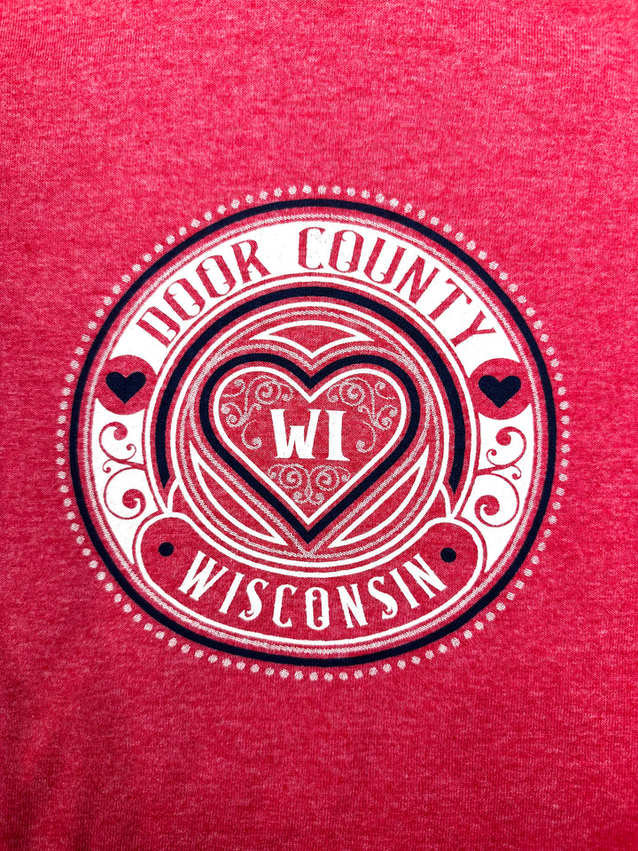 DOOR COUNTY WI SCROLL HEART T-SHIRT