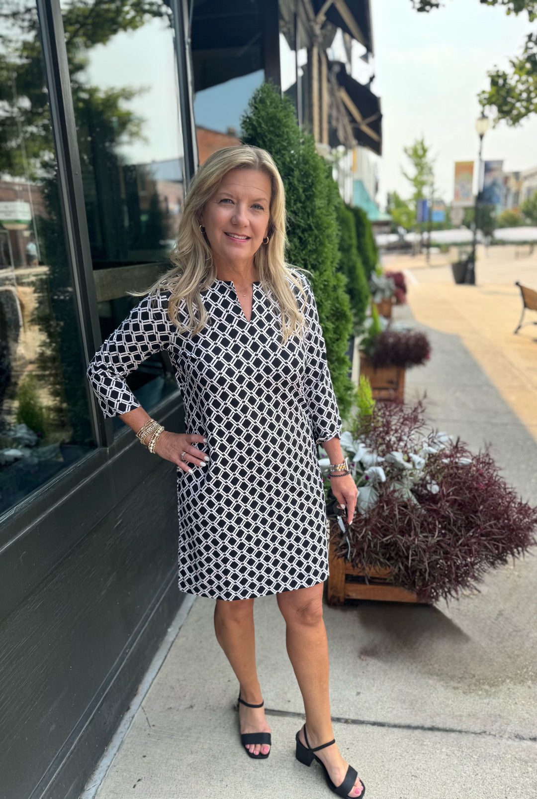 KENNEDY BLACK & KHAKI LATTICE WEAVE 3/4 SLEEVE TRAVEL DRESS