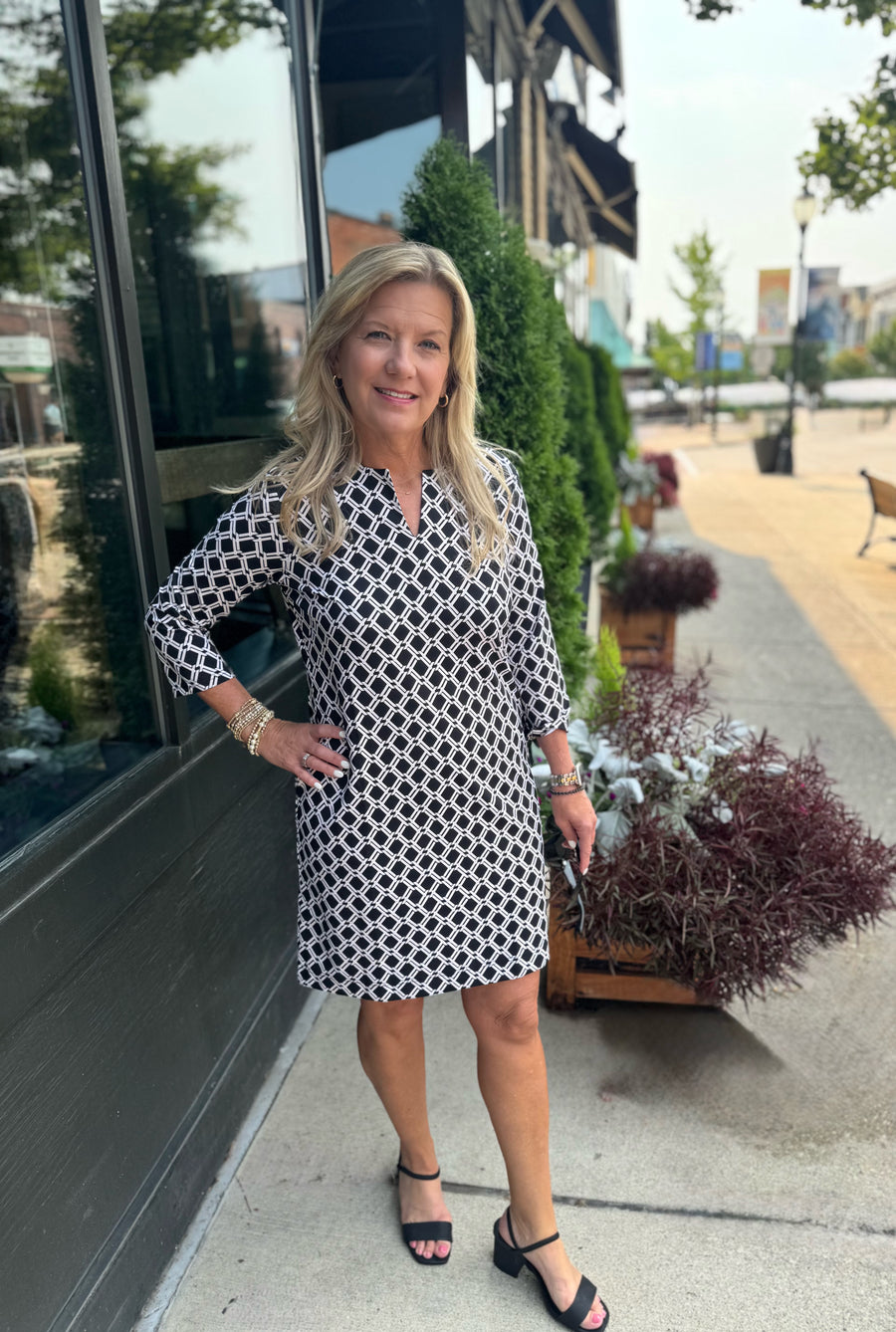 KENNEDY BLACK & KHAKI LATTICE WEAVE 3/4 SLEEVE TRAVEL DRESS
