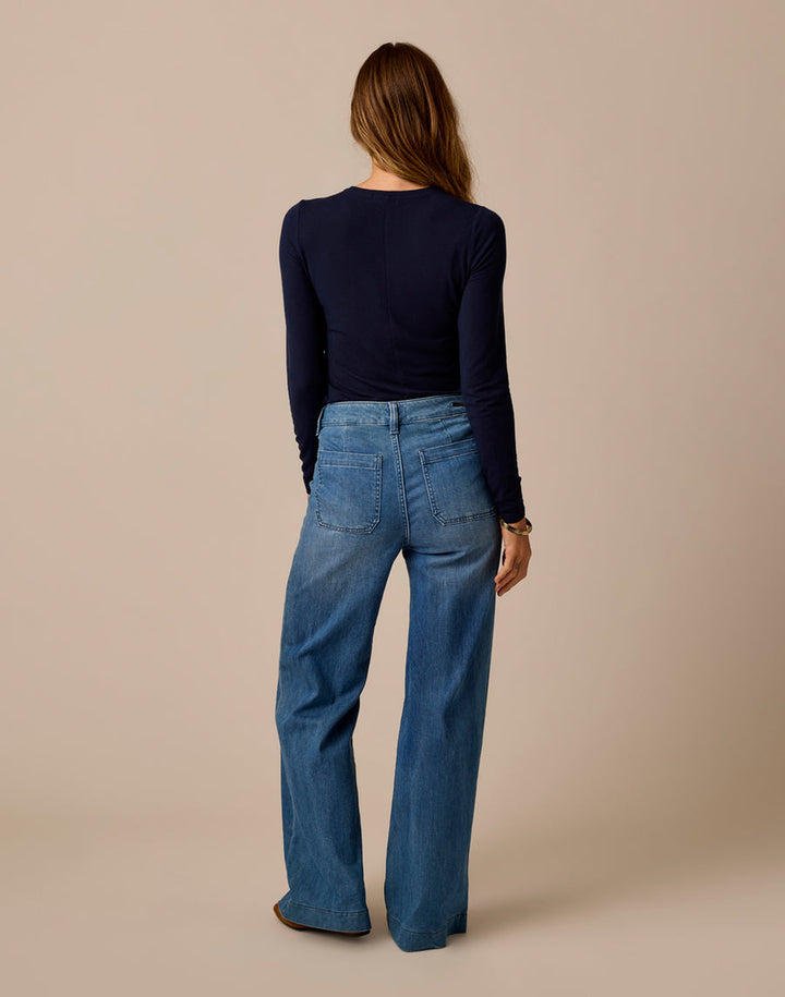 FARRAH LIGHTWEIGHT MAGNOLIA DENIM WIDE LEG JEANS