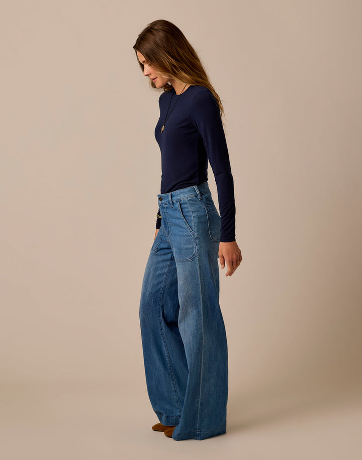 FARRAH LIGHTWEIGHT MAGNOLIA DENIM WIDE LEG JEANS