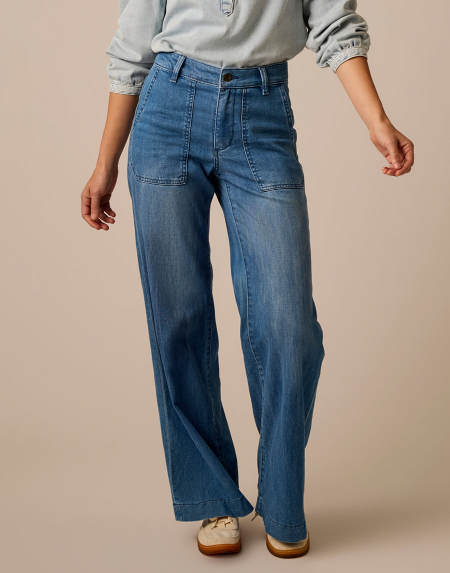 FARRAH LIGHTWEIGHT MAGNOLIA DENIM WIDE LEG JEANS
