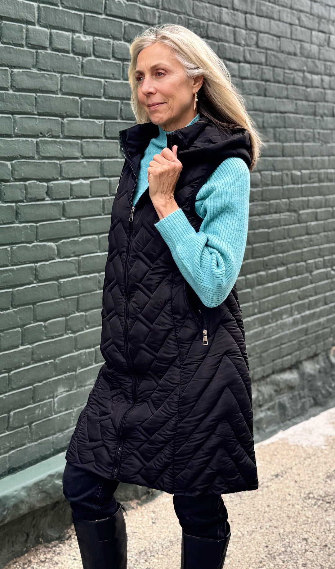 TAHOE BLACK HOODED QUILTED VEST