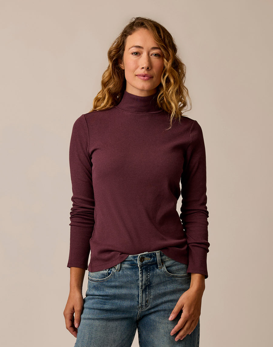 DENISE DARK PLUM RIB TURTLENECK
