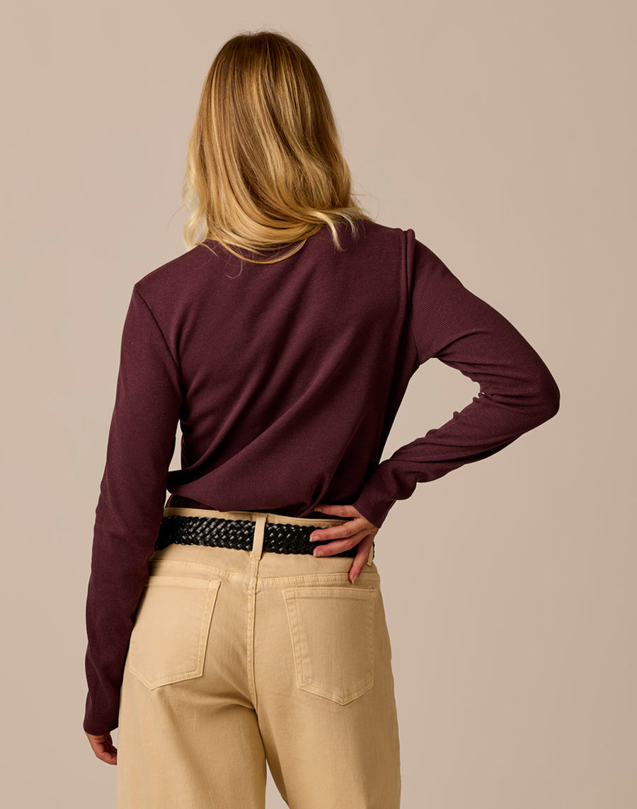 DENISE DARK PLUM RIB TURTLENECK