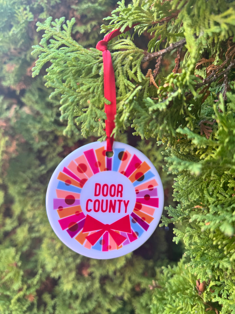 MERRY & BRIGHT DOOR COUNTY WREATH CERMAIC ORNAMENT
