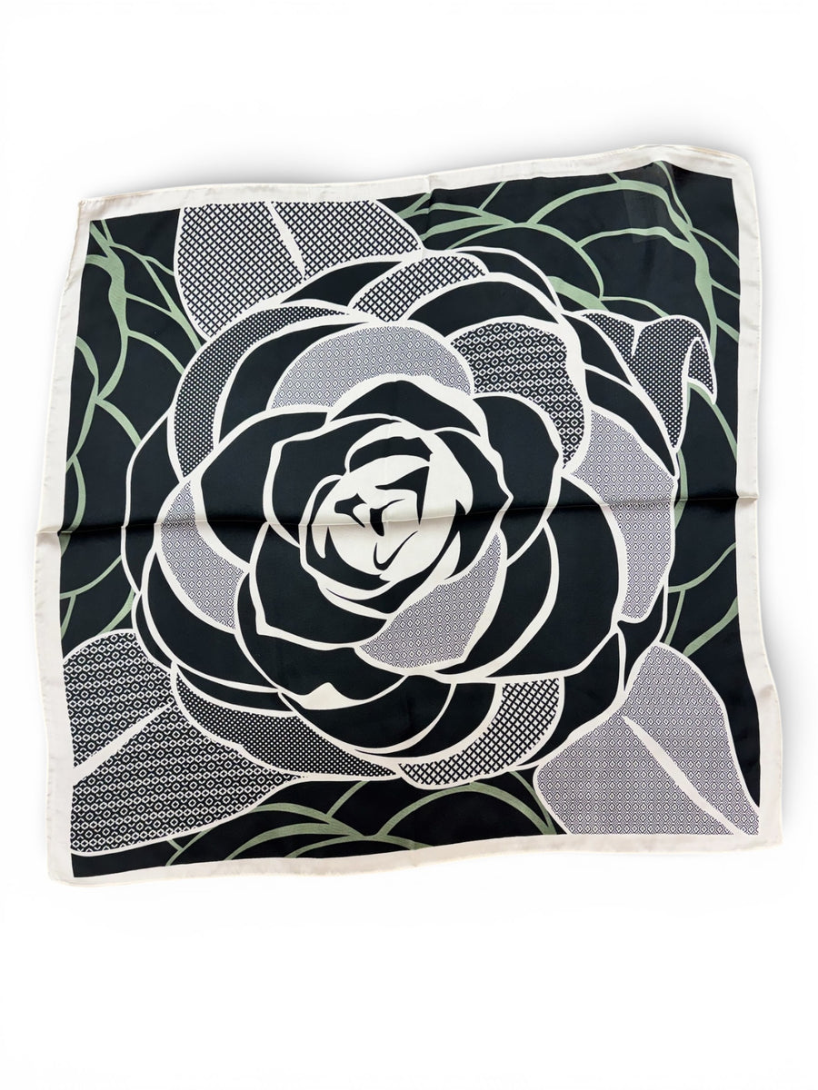 BLACK LARGE ROSE SQUARE SCARF
